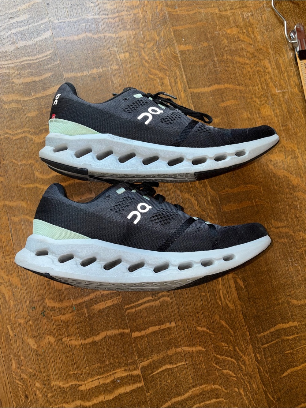 On Cloudsurfer running shoes - Picture 2 of 7